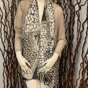 Patchington Beautiful Free Flowing Blouse